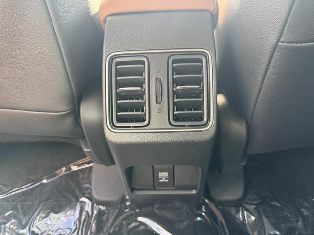 ＷＲ－Ｖ Ｚ＋　クリソナ　追突軽減ブレーキ　サイドエアバッグ　盗難防止システム　運転席エアバッグ　クルコン　横滑り防止　ＬＫＡ　フルオートエアコン　パワーウィンドウ　オートライト　パワーステアリング　キーフリー（18枚目）