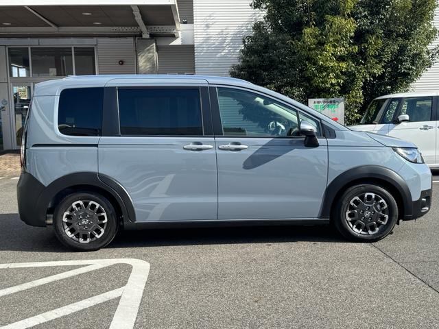 フリード クロスター　スロープ　８インチホンダコネクトナビ　ＥＴＣ車載器（4枚目）