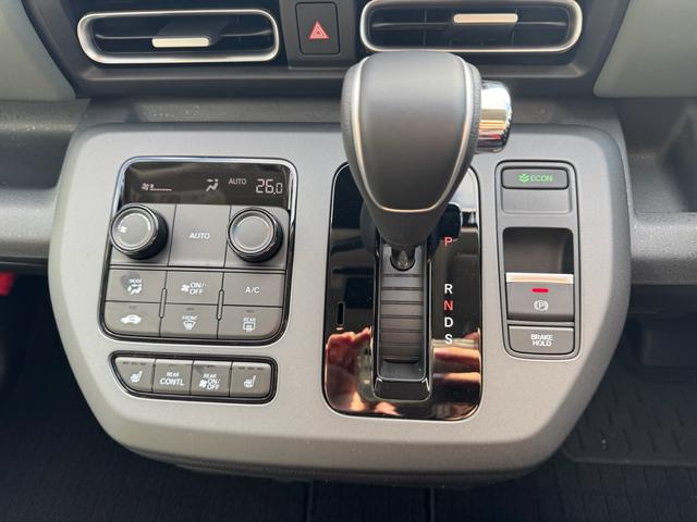 フリード クロスター　スロープ　８インチホンダコネクトナビ　ＥＴＣ車載器（11枚目）