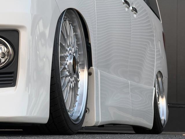 アルファード ２４０Ｓ　プライムセレクションＩＩ　ＢＢＳスーパーＲＳ２０インチ／Ａｃｃエアサスキット／ＷＡＬＤブレーキキット／リアアクスル／前期改後期／ツインムーンルーフ／両側パワースライドドア／パワーバックドア／プレミアサウンド／リアエンター（13枚目）