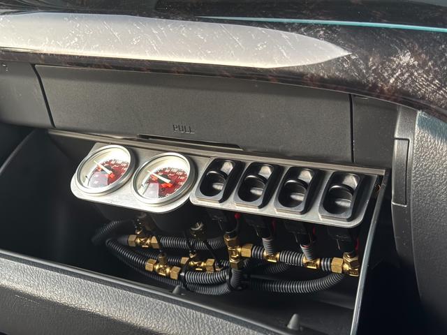 アルファード ２４０Ｓ　プライムセレクションＩＩ　ＢＢＳスーパーＲＳ２０インチ／Ａｃｃエアサスキット／ＷＡＬＤブレーキキット／リアアクスル／前期改後期／ツインムーンルーフ／両側パワースライドドア／パワーバックドア／プレミアサウンド／リアエンター（19枚目）