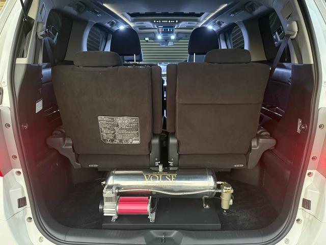 アルファード ２４０Ｓ　プライムセレクションＩＩ　ＢＢＳスーパーＲＳ２０インチ／Ａｃｃエアサスキット／ＷＡＬＤブレーキキット／リアアクスル／前期改後期／ツインムーンルーフ／両側パワースライドドア／パワーバックドア／プレミアサウンド／リアエンター（20枚目）