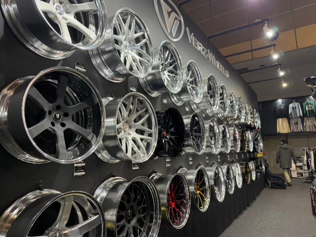 アルファード ２４０Ｓ　プライムセレクションＩＩ　ＢＢＳスーパーＲＳ２０インチ／Ａｃｃエアサスキット／ＷＡＬＤブレーキキット／リアアクスル／前期改後期／ツインムーンルーフ／両側パワースライドドア／パワーバックドア／プレミアサウンド／リアエンター（70枚目）