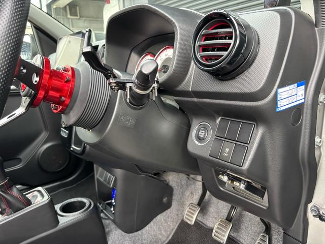 �d�s�b�ԍڊ�𑕔��B�������H�̗��������X���[�Y�ɒʉ߂ł��A����g�����牓�o�܂ŉ��K�ł��B�������H���p�����X�g���X�Ȃ����s�\�B���֐��̍��������ł��B