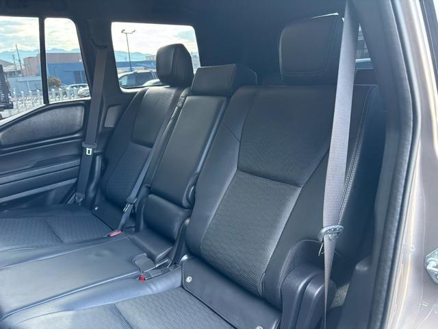 ランドクルーザー250 VX サンルーフ/ワンオーナー/安心降車アシスト/BSM/12.3型ディスプレイナビ/フルセグTV/パノラミックビューモニター/ルーフレール/デジタルインナーミラー/パワーバックドア/禁煙車/ETC2.0(30枚目)