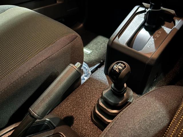 �p�[�g�^�C���S�v�c�́A�H�ʏ󋵂Ȃǂɉ����ĂQ�v�c�ƂS�v�c��C�ӂɐ؂�ւ��đ��s�ł��܂��B�B�W���j�[�m�}�h�ł́A�Q�g�H�S�g�H�S�k�̐؂�ւ����_�C���N�g�ȑ��슴������g�����X�t�@�[���o�[�ōs�Ȃ��܂��B