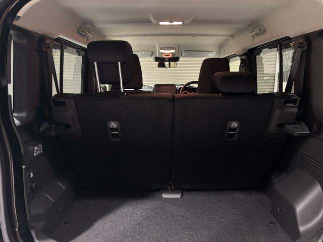 �z�C�[���x�[�X�̉����ɂ���Ċg�傳�ꂽ���Q�b�W�X�y�[�X�B�S����Ԏ��ł��׎����ʒ����T�X�O��������A���s�Ȃǂ̉ו��ɂ��]�T�őΉ��ł���Q�P�P�k�̉׎��e�ʂ��m�ۂ��Ă��܂��B