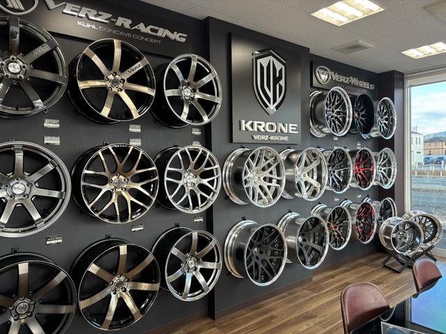 �X�ܓ��ɂ͕��ЃI���W�i���u�����h�A�u�d�q�y�|�v�g�d�d�k�r�̓W�����������p�ӂ��Ă���܂��B�j�b�u�V���[�Y��ŐV�̂u�d�q�y�|�q�`�b�h�m�f�܂ŁA�������������������Ȃ��炨�I�т��������܂��B