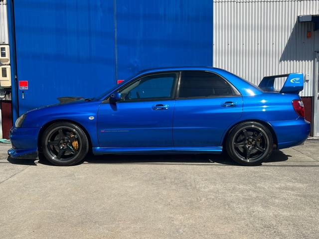 インプレッサ ＷＲＸ　ＳＴｉ　６速マニュアル　社外エキマニ　ＨＫＳキャタライザー　フジツボマフラー　チャージスピードカーボンボンネット　ＶＯＬＴＥＸバンパー　ＨＫＳ車高調　Ｄｅｆｉ追加メーター　ＳＳＲ１８インチアルミ　ブーコン（16枚目）