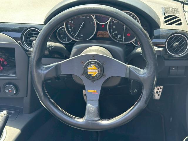 ロードスター ＲＳ　車高調キット　フロントサイドエアロパーツ　ＭＯＭＯステアリング　キーレスエントリー　社外マフラー　ＨＩＤヘッドライト　赤色ソフトトップ　ＥＴＣ　６速ＭＴ車両　純正１８インチアルミホイール　フォグライト（2枚目）