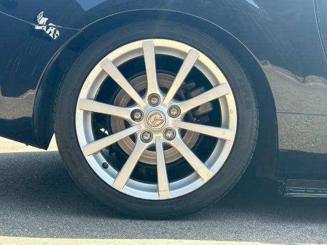 ロードスター ＲＳ　車高調キット　フロントサイドエアロパーツ　ＭＯＭＯステアリング　キーレスエントリー　社外マフラー　ＨＩＤヘッドライト　赤色ソフトトップ　ＥＴＣ　６速ＭＴ車両　純正１８インチアルミホイール　フォグライト（47枚目）