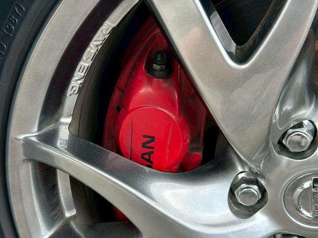 フェアレディＺ バージョンＴ　スエードファブリックシート　クリアランスソナー　バックカメラ　シートヒーター　電動シート　メーカーオプションＨＤＤナビ　フルセグ　ＣＤ・ＤＶＤ再生　スマートキー　パドルシフト　ＢＯＳＥサウンド　ＥＴＣ（29枚目）