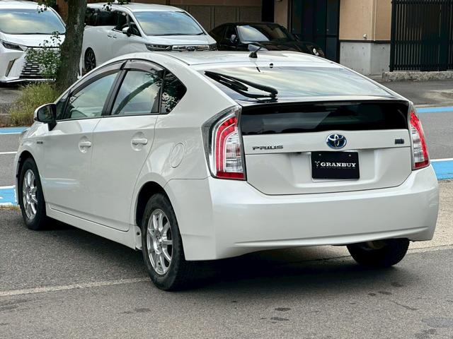 プリウス Ｓ　純正７インチ　ＳＤナビ　フルセグ　ＤＶＤ再生可能　バックカメラ　ＬＥＤヘッドライト　スマートキー　プッシュスタート　ステアリングスイッチ　ＥＴＣ車載器（18枚目）