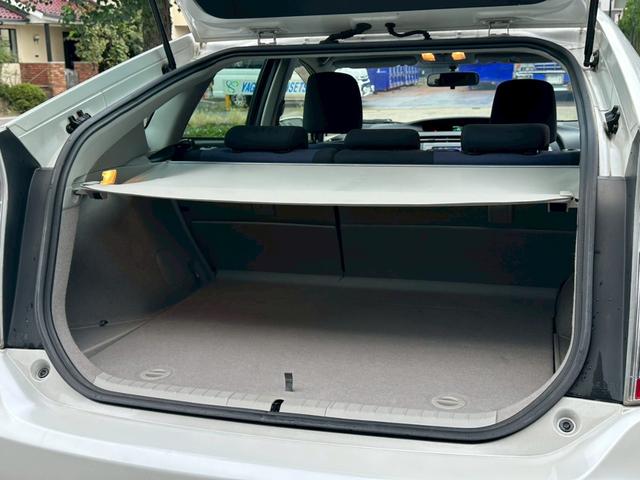 プリウス Ｓ　純正７インチ　ＳＤナビ　フルセグ　ＤＶＤ再生可能　バックカメラ　ＬＥＤヘッドライト　スマートキー　プッシュスタート　ステアリングスイッチ　ＥＴＣ車載器（46枚目）