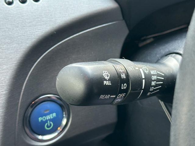 プリウス Ｓ　純正７インチ　ＳＤナビ　フルセグ　ＤＶＤ再生可能　バックカメラ　ＬＥＤヘッドライト　スマートキー　プッシュスタート　ステアリングスイッチ　ＥＴＣ車載器（60枚目）