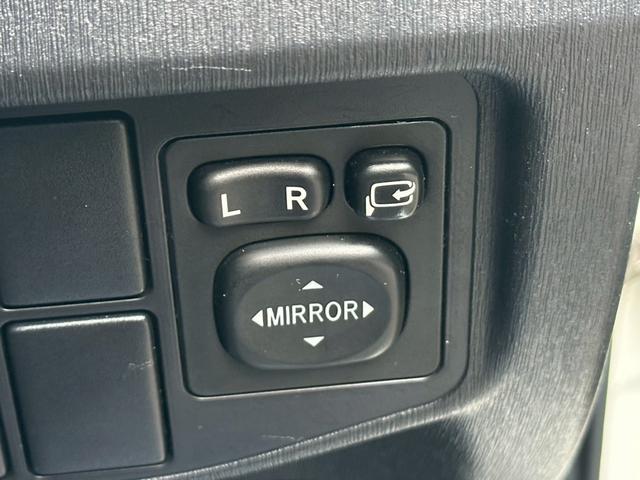 プリウス Ｓ　純正７インチ　ＳＤナビ　フルセグ　ＤＶＤ再生可能　バックカメラ　ＬＥＤヘッドライト　スマートキー　プッシュスタート　ステアリングスイッチ　ＥＴＣ車載器（62枚目）