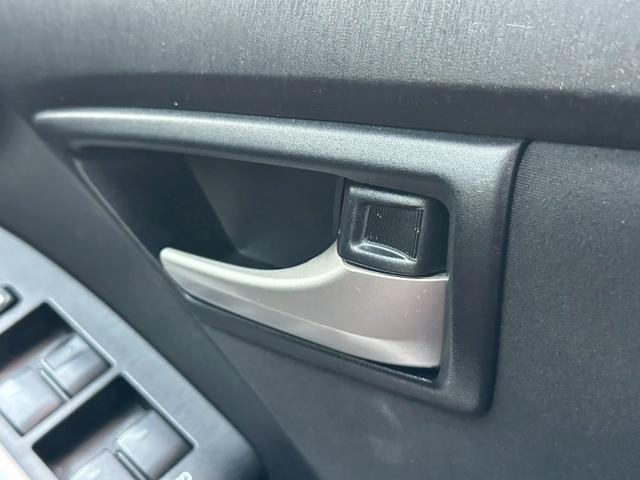 プリウス Ｓ　純正７インチ　ＳＤナビ　フルセグ　ＤＶＤ再生可能　バックカメラ　ＬＥＤヘッドライト　スマートキー　プッシュスタート　ステアリングスイッチ　ＥＴＣ車載器（64枚目）