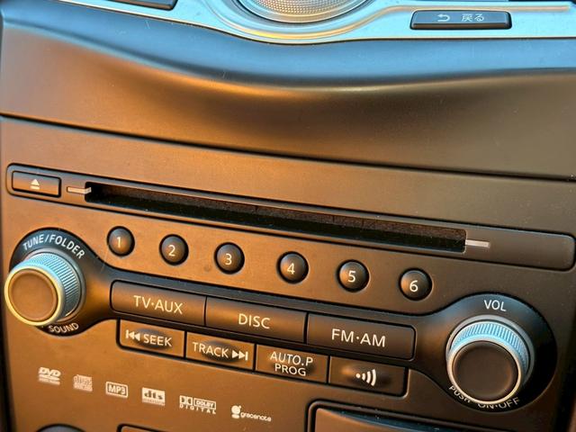 フェアレディＺ バージョンＴ　全塗装ブラック　部分ゴールド塗装　本革ブラウンシート　シートヒーター　ＢＯＳＥサウンド　電動シート　ＣＤ・ＤＶＤ再生　スマートキー　純正１８インチアルミホイール　パドルシフト　ＥＴＣ　３連メーター（10枚目）