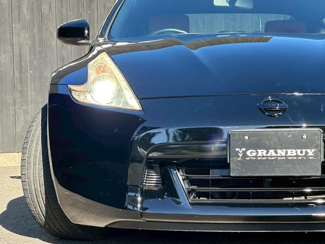 フェアレディＺ バージョンＴ　全塗装ブラック　部分ゴールド塗装　本革ブラウンシート　シートヒーター　ＢＯＳＥサウンド　電動シート　ＣＤ・ＤＶＤ再生　スマートキー　純正１８インチアルミホイール　パドルシフト　ＥＴＣ　３連メーター（18枚目）