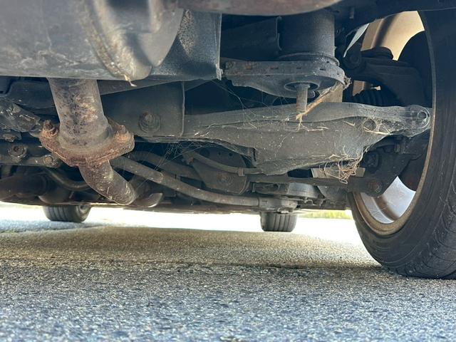 フェアレディＺ バージョンＴ　全塗装ブラック　部分ゴールド塗装　本革ブラウンシート　シートヒーター　ＢＯＳＥサウンド　電動シート　ＣＤ・ＤＶＤ再生　スマートキー　純正１８インチアルミホイール　パドルシフト　ＥＴＣ　３連メーター（45枚目）