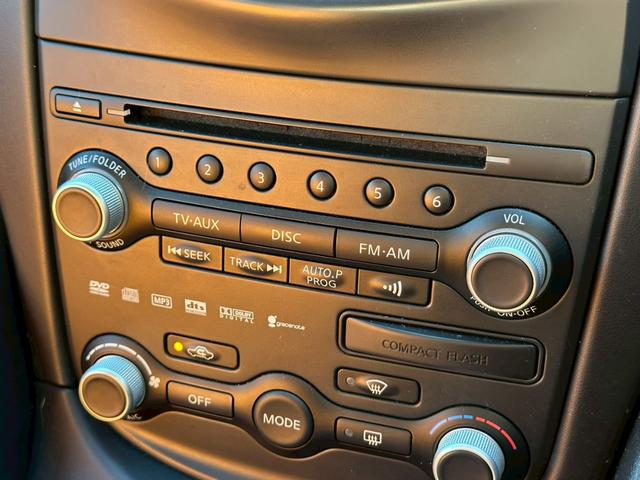 フェアレディＺ バージョンＴ　全塗装ブラック　部分ゴールド塗装　本革ブラウンシート　シートヒーター　ＢＯＳＥサウンド　電動シート　ＣＤ・ＤＶＤ再生　スマートキー　純正１８インチアルミホイール　パドルシフト　ＥＴＣ　３連メーター（59枚目）