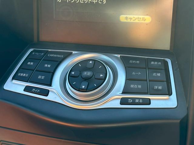 フェアレディＺ バージョンＴ　全塗装ブラック　部分ゴールド塗装　本革ブラウンシート　シートヒーター　ＢＯＳＥサウンド　電動シート　ＣＤ・ＤＶＤ再生　スマートキー　純正１８インチアルミホイール　パドルシフト　ＥＴＣ　３連メーター（60枚目）