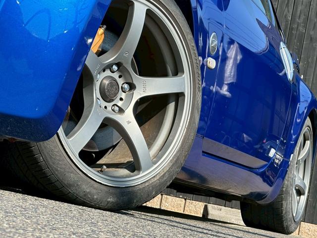 フェアレディZ バージョンS プロドライブGC-05F18インチアルミ 車高調 社外マフラー 6速MT車両 リアウィング カロッチェリア7インチナビ フルセグ CD・DVD再生 Bluetoothオーディオ 3連メーター ETC(17枚目)