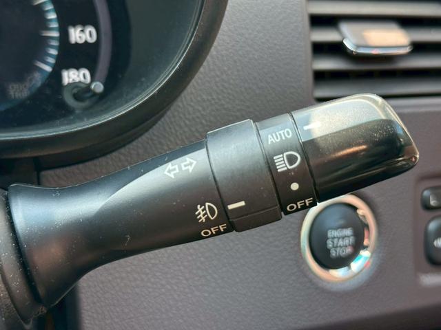 マークXジオ 240G ブラックパールリミテッド バックカメラ 純正SDナビゲーション フルセグ CD・DVD再生 スマートキー 電動シート ステアリングリモコン 純正18インチアルミホイール フォグライト 3列シート 電動格納ミラー助手席エアバック(52枚目)