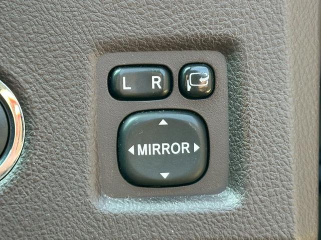 マークXジオ 240G ブラックパールリミテッド バックカメラ 純正SDナビゲーション フルセグ CD・DVD再生 スマートキー 電動シート ステアリングリモコン 純正18インチアルミホイール フォグライト 3列シート 電動格納ミラー助手席エアバック(57枚目)