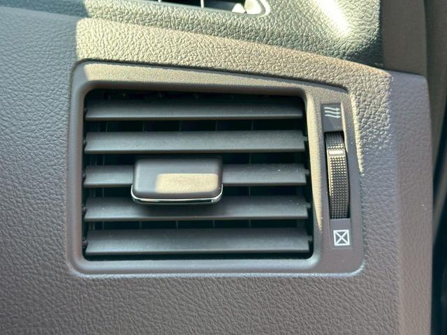 マークXジオ 240G ブラックパールリミテッド バックカメラ 純正SDナビゲーション フルセグ CD・DVD再生 スマートキー 電動シート ステアリングリモコン 純正18インチアルミホイール フォグライト 3列シート 電動格納ミラー助手席エアバック(58枚目)