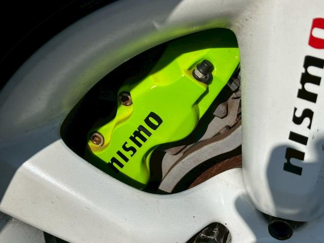 【ＮＩＳＭＯブレーキキャリパーカバー】装備。