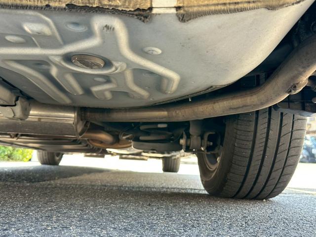 ヴォクシー ＺＳ　煌　両側電動スライドドア　純正９インチナビゲーション　フルセグ　純正フリップダウンモニター　バックカメラ　スマートキー　ＣＤ・ＤＶＤ再生　ＥＴＣ　純正アルミホイール　フォグライト　オートライト（41枚目）