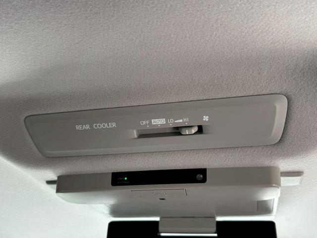 ヴォクシー ＺＳ　煌　両側電動スライドドア　純正９インチナビゲーション　フルセグ　純正フリップダウンモニター　バックカメラ　スマートキー　ＣＤ・ＤＶＤ再生　ＥＴＣ　純正アルミホイール　フォグライト　オートライト（65枚目）