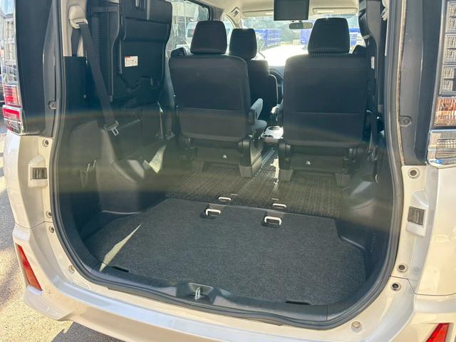 ヴォクシー ＺＳ　煌　両側電動スライドドア　純正９インチナビゲーション　フルセグ　純正フリップダウンモニター　バックカメラ　スマートキー　ＣＤ・ＤＶＤ再生　ＥＴＣ　純正アルミホイール　フォグライト　オートライト（67枚目）