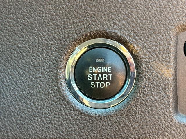 マークＸジオ ２４０Ｇ　ＡＬＰＩＮＥ７インチＨＤＤナビゲーション　ＣＤ・ＤＶＤ再生　ＥＴＣ　スマートキー　電動シート　Ｂｌｕｅｔｏｏｔｈ接続　助手席エアバック　純正アルミホイール　オートライト　フォグライト　スペアキー（8枚目）