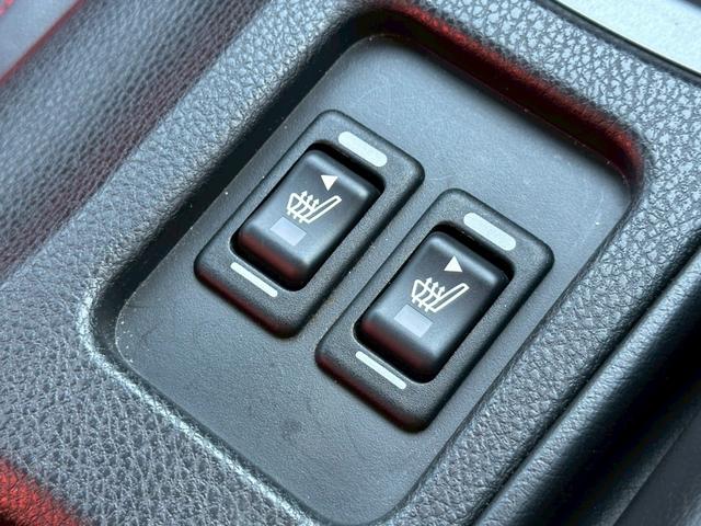 ８６ ＧＴリミテッド　ワンオーナー　７インチナビゲーション　フルセグ　ＣＤ・ＤＶＤ再生　Ｂｌｕｅｔｏｏｔｈオーディオ　ＥＴＣ　パドルシフト　オートライト　シートヒーター　スマートキー　純正１７インチアルミホイール（3枚目）