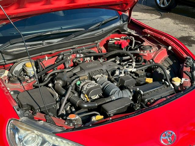 ８６ ＧＴリミテッド　ワンオーナー　７インチナビゲーション　フルセグ　ＣＤ・ＤＶＤ再生　Ｂｌｕｅｔｏｏｔｈオーディオ　ＥＴＣ　パドルシフト　オートライト　シートヒーター　スマートキー　純正１７インチアルミホイール（16枚目）