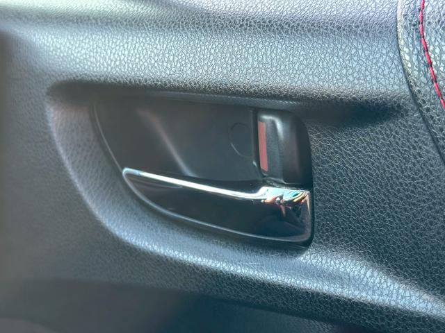 ８６ ＧＴリミテッド　ワンオーナー　７インチナビゲーション　フルセグ　ＣＤ・ＤＶＤ再生　Ｂｌｕｅｔｏｏｔｈオーディオ　ＥＴＣ　パドルシフト　オートライト　シートヒーター　スマートキー　純正１７インチアルミホイール（66枚目）