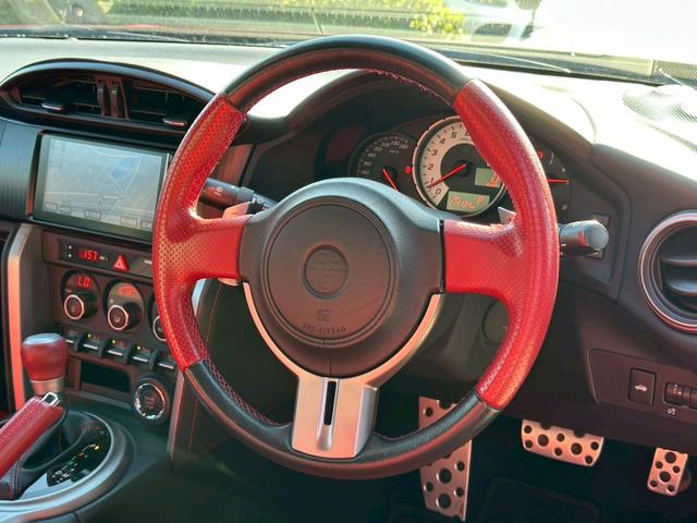 ８６ ＧＴリミテッド　ワンオーナー　７インチナビゲーション　フルセグ　ＣＤ・ＤＶＤ再生　Ｂｌｕｅｔｏｏｔｈオーディオ　ＥＴＣ　パドルシフト　オートライト　シートヒーター　スマートキー　純正１７インチアルミホイール（69枚目）
