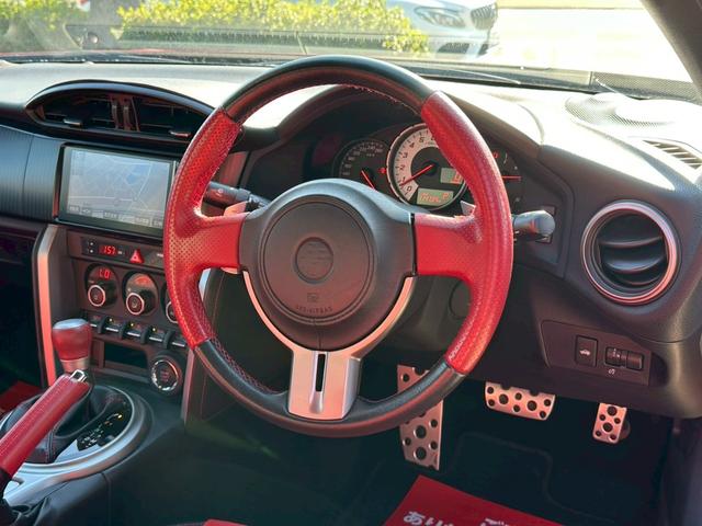 ８６ ＧＴリミテッド　ワンオーナー　７インチナビゲーション　フルセグ　ＣＤ・ＤＶＤ再生　Ｂｌｕｅｔｏｏｔｈオーディオ　ＥＴＣ　パドルシフト　オートライト　シートヒーター　スマートキー　純正１７インチアルミホイール（70枚目）