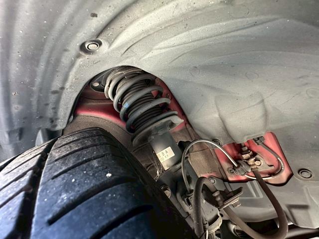 ８６ ＧＴリミテッド　ワンオーナー　７インチナビゲーション　フルセグ　ＣＤ・ＤＶＤ再生　Ｂｌｕｅｔｏｏｔｈオーディオ　ＥＴＣ　パドルシフト　オートライト　シートヒーター　スマートキー　純正１７インチアルミホイール（71枚目）