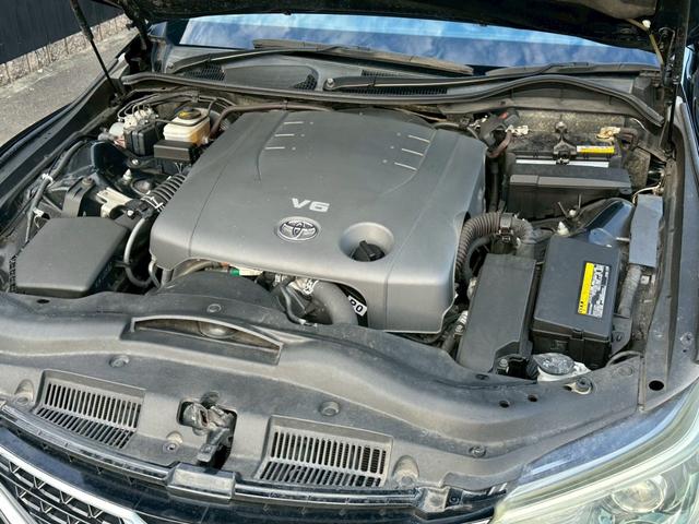 マークＸ プレミアム　シートヒーター　クルーズコントロール　フルセグ　ＣＤ・ＤＶＤ再生　ＲＩＺＬＥＹ１６インチアルミ　純正７インチナビ　ＥＴＣ　ハーフレザーシート　オートライト　バックカメラ　電動シート　スマートキー（16枚目）