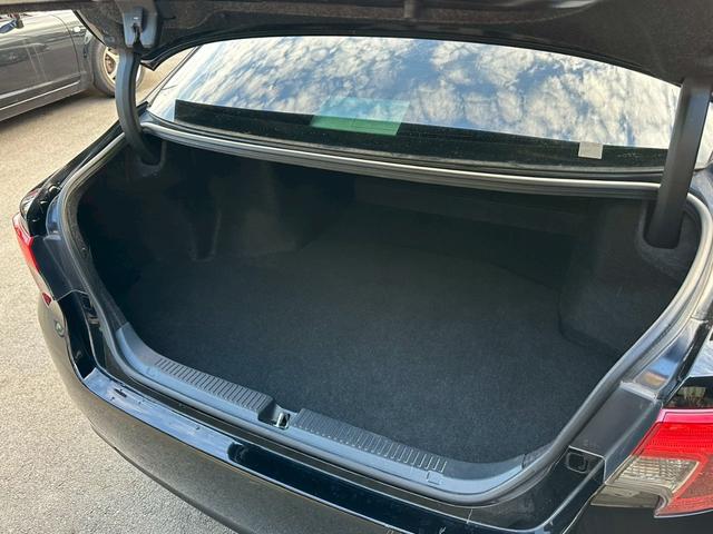 マークＸ プレミアム　シートヒーター　クルーズコントロール　フルセグ　ＣＤ・ＤＶＤ再生　ＲＩＺＬＥＹ１６インチアルミ　純正７インチナビ　ＥＴＣ　ハーフレザーシート　オートライト　バックカメラ　電動シート　スマートキー（47枚目）