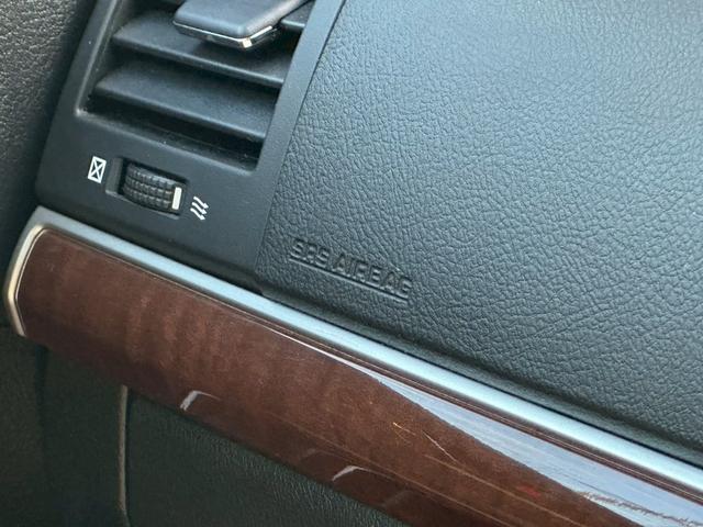 マークＸ プレミアム　シートヒーター　クルーズコントロール　フルセグ　ＣＤ・ＤＶＤ再生　ＲＩＺＬＥＹ１６インチアルミ　純正７インチナビ　ＥＴＣ　ハーフレザーシート　オートライト　バックカメラ　電動シート　スマートキー（50枚目）