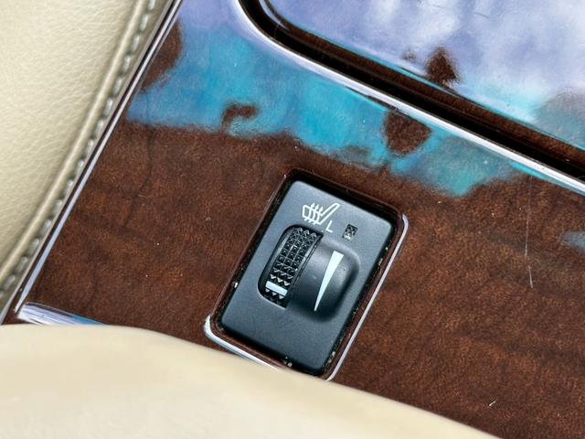 マークＸ プレミアム　シートヒーター　クルーズコントロール　フルセグ　ＣＤ・ＤＶＤ再生　ＲＩＺＬＥＹ１６インチアルミ　純正７インチナビ　ＥＴＣ　ハーフレザーシート　オートライト　バックカメラ　電動シート　スマートキー（51枚目）