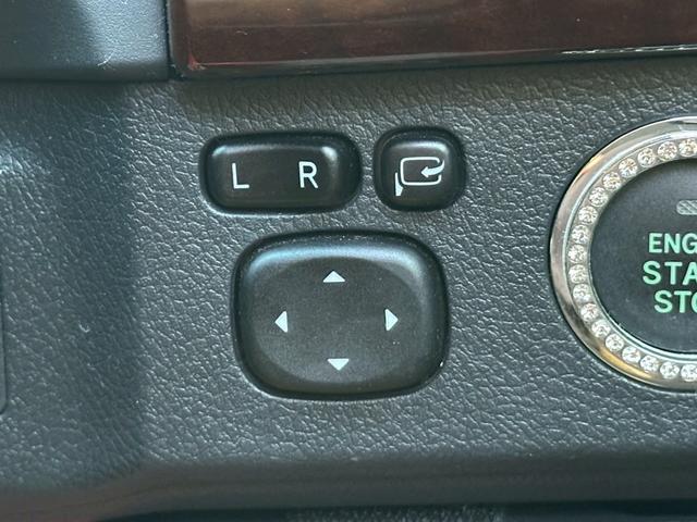 マークＸ プレミアム　シートヒーター　クルーズコントロール　フルセグ　ＣＤ・ＤＶＤ再生　ＲＩＺＬＥＹ１６インチアルミ　純正７インチナビ　ＥＴＣ　ハーフレザーシート　オートライト　バックカメラ　電動シート　スマートキー（62枚目）