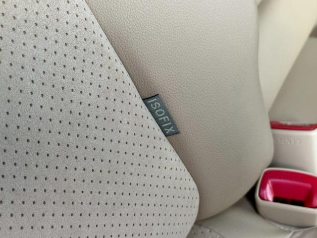 マークＸ プレミアム　シートヒーター　クルーズコントロール　フルセグ　ＣＤ・ＤＶＤ再生　ＲＩＺＬＥＹ１６インチアルミ　純正７インチナビ　ＥＴＣ　ハーフレザーシート　オートライト　バックカメラ　電動シート　スマートキー（70枚目）