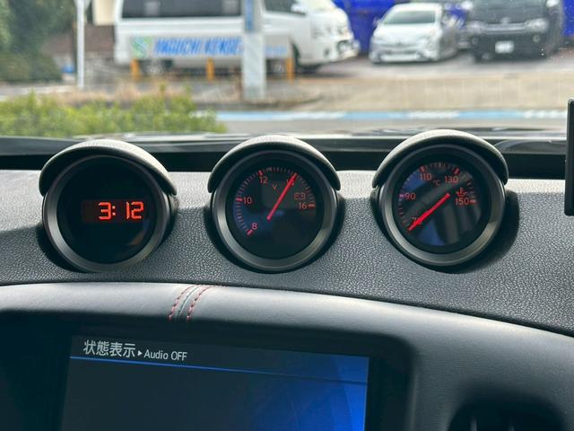 フェアレディZ 40thアニバーサリー NISMOマフラー BOSEサウンド 純正HDDナビ NISMOヘッドライト ETC 純正19インチアルミホイール 電動シート シートヒーター スマートキー パドルシフト ハーフレザーシート ワンセグ(9枚目)