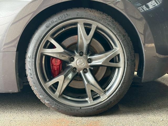 フェアレディZ 40thアニバーサリー NISMOマフラー BOSEサウンド 純正HDDナビ NISMOヘッドライト ETC 純正19インチアルミホイール 電動シート シートヒーター スマートキー パドルシフト ハーフレザーシート ワンセグ(28枚目)