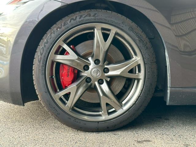フェアレディZ 40thアニバーサリー NISMOマフラー BOSEサウンド 純正HDDナビ NISMOヘッドライト ETC 純正19インチアルミホイール 電動シート シートヒーター スマートキー パドルシフト ハーフレザーシート ワンセグ(29枚目)